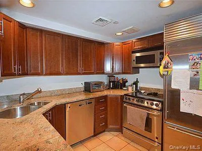 100 cuttermill Road, North Hempstead, NY, 2 Bedrooms Bedrooms, 5 Rooms Rooms,2 BathroomsBathrooms,Residential Lease,For Rent,cuttermill,0,1011751 100 cuttermill Road, North Hempstead, NY, 2 Bedrooms Bedrooms, 5 Rooms Rooms,2 BathroomsBathrooms,Residential Lease,For Rent,cuttermill,0,1011751