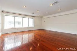 100 cuttermill Road, North Hempstead, NY, 2 Bedrooms Bedrooms, 5 Rooms Rooms,2 BathroomsBathrooms,Residential Lease,For Rent,cuttermill,0,1011751 100 cuttermill Road, North Hempstead, NY, 2 Bedrooms Bedrooms, 5 Rooms Rooms,2 BathroomsBathrooms,Residential Lease,For Rent,cuttermill,0,1011751