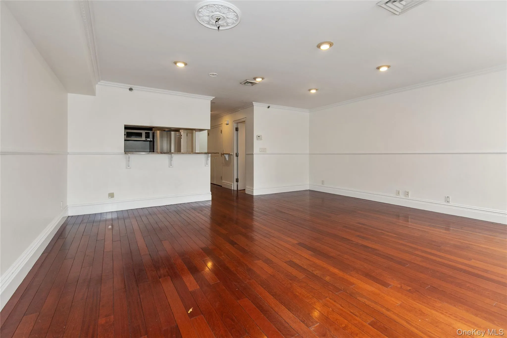 100 cuttermill Road, North Hempstead, NY, 2 Bedrooms Bedrooms, 5 Rooms Rooms,2 BathroomsBathrooms,Residential Lease,For Rent,cuttermill,0,1011751 100 cuttermill Road, North Hempstead, NY, 2 Bedrooms Bedrooms, 5 Rooms Rooms,2 BathroomsBathrooms,Residential Lease,For Rent,cuttermill,0,1011751