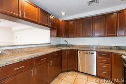100 cuttermill Road, North Hempstead, NY, 2 Bedrooms Bedrooms, 5 Rooms Rooms,2 BathroomsBathrooms,Residential Lease,For Rent,cuttermill,0,1011751 100 cuttermill Road, North Hempstead, NY, 2 Bedrooms Bedrooms, 5 Rooms Rooms,2 BathroomsBathrooms,Residential Lease,For Rent,cuttermill,0,1011751