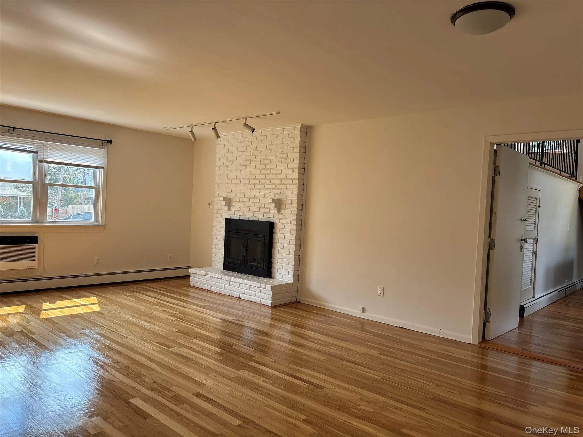 8 Locust Street, Oyster Bay, NY, 4 Bedrooms Bedrooms, 7 Rooms Rooms,2 BathroomsBathrooms,Residential Lease,For Rent,Locust,0,1011753 8 Locust Street, Oyster Bay, NY, 4 Bedrooms Bedrooms, 7 Rooms Rooms,2 BathroomsBathrooms,Residential Lease,For Rent,Locust,0,1011753