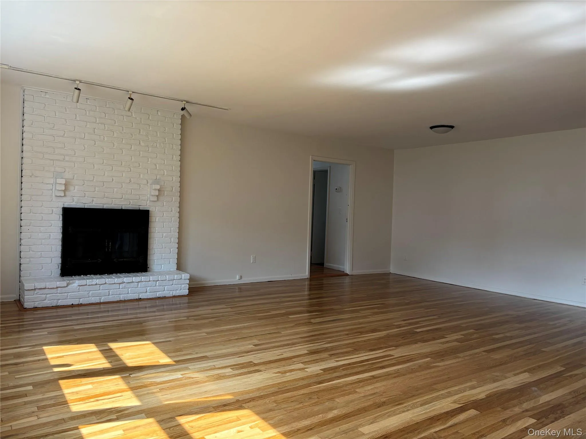 8 Locust Street, Oyster Bay, NY, 4 Bedrooms Bedrooms, 7 Rooms Rooms,2 BathroomsBathrooms,Residential Lease,For Rent,Locust,0,1011753 8 Locust Street, Oyster Bay, NY, 4 Bedrooms Bedrooms, 7 Rooms Rooms,2 BathroomsBathrooms,Residential Lease,For Rent,Locust,0,1011753