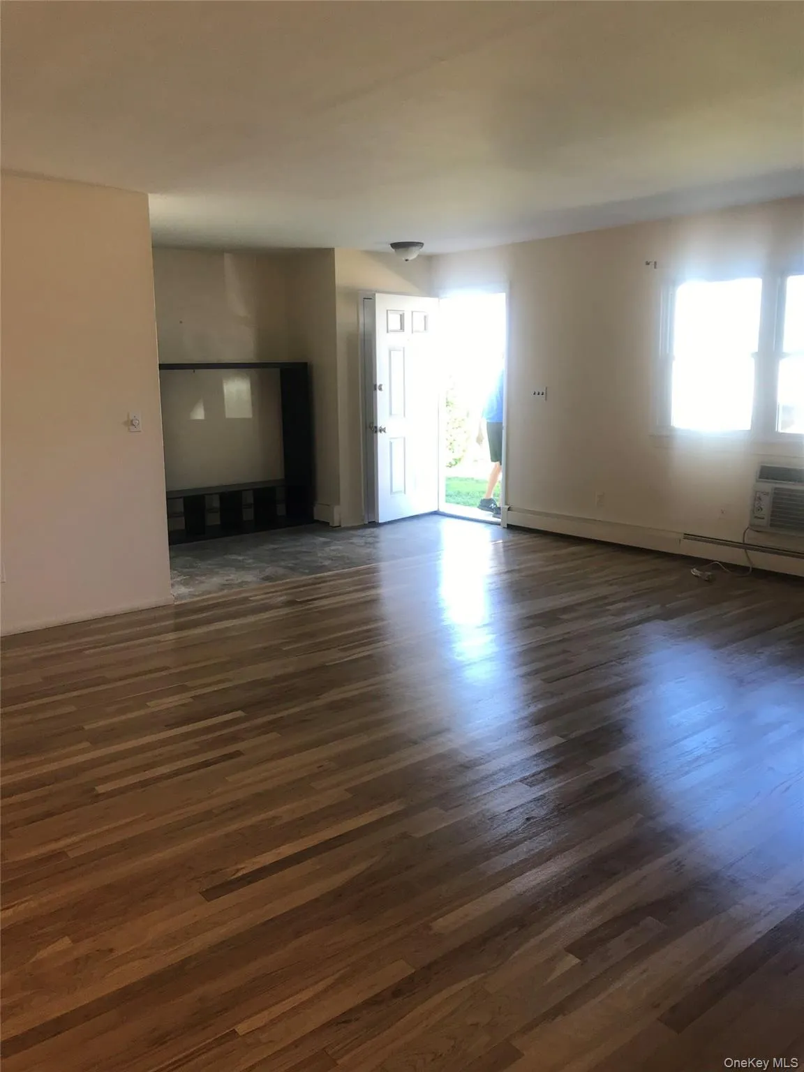 8 Locust Street, Oyster Bay, NY, 3 Bedrooms Bedrooms, 4 Rooms Rooms,1 BathroomBathrooms,Residential Lease,For Rent,Locust,0,1011753 8 Locust Street, Oyster Bay, NY, 3 Bedrooms Bedrooms, 4 Rooms Rooms,1 BathroomBathrooms,Residential Lease,For Rent,Locust,0,1011753