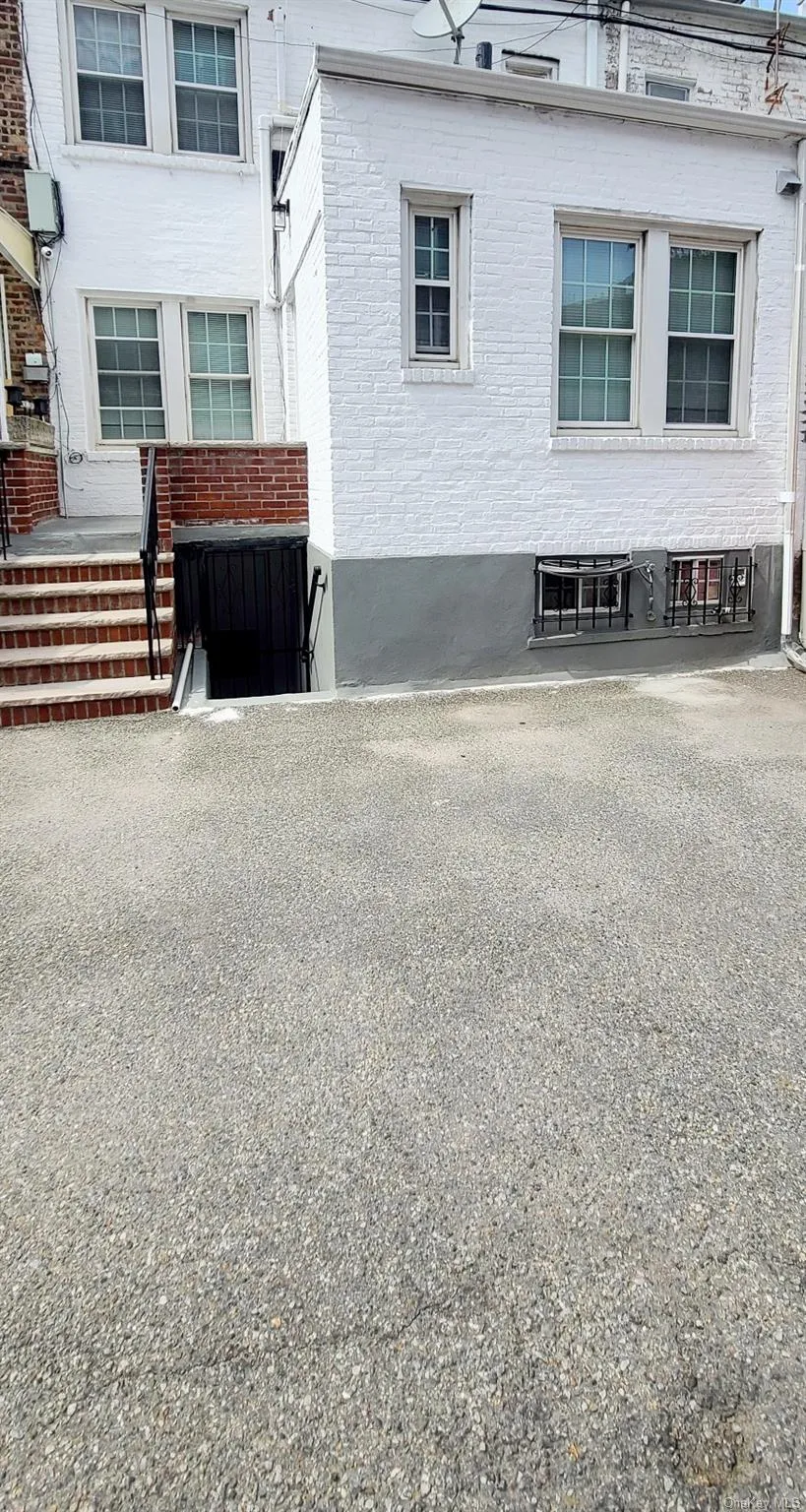 85-40 68th Avenue, New York, NY, 3 Bedrooms Bedrooms, 5 Rooms Rooms,2 BathroomsBathrooms,Residential Lease,For Rent,68th,0,1011759 85-40 68th Avenue, New York, NY, 3 Bedrooms Bedrooms, 5 Rooms Rooms,2 BathroomsBathrooms,Residential Lease,For Rent,68th,0,1011759