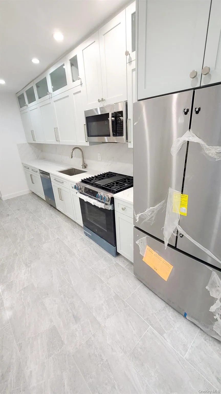 85-40 68th Avenue, New York, NY, 3 Bedrooms Bedrooms, 5 Rooms Rooms,2 BathroomsBathrooms,Residential Lease,For Rent,68th,0,1011759 85-40 68th Avenue, New York, NY, 3 Bedrooms Bedrooms, 5 Rooms Rooms,2 BathroomsBathrooms,Residential Lease,For Rent,68th,0,1011759