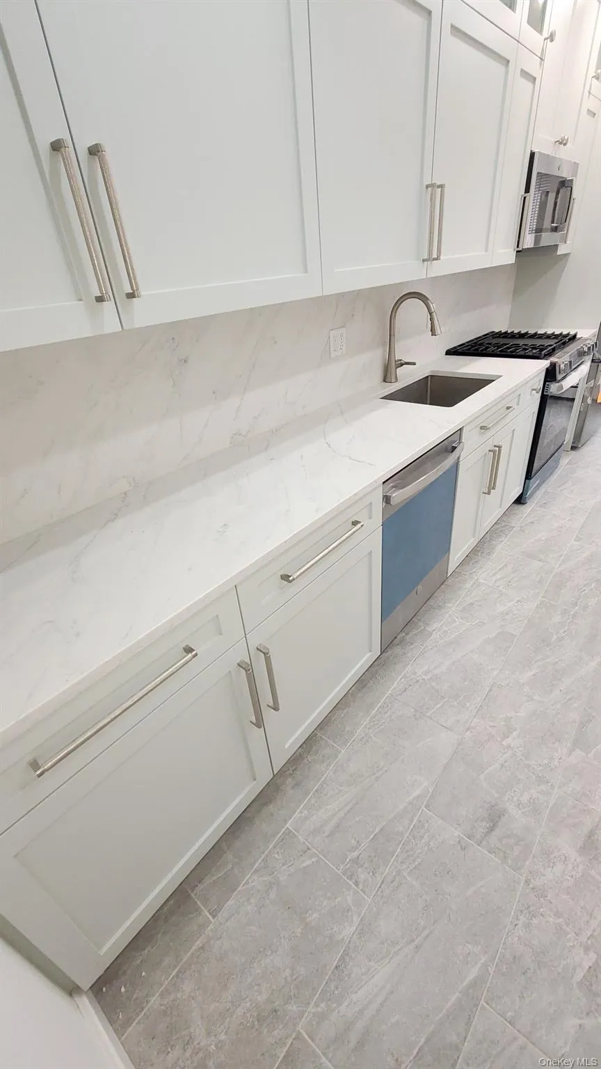 85-40 68th Avenue, New York, NY, 3 Bedrooms Bedrooms, 5 Rooms Rooms,2 BathroomsBathrooms,Residential Lease,For Rent,68th,0,1011759 85-40 68th Avenue, New York, NY, 3 Bedrooms Bedrooms, 5 Rooms Rooms,2 BathroomsBathrooms,Residential Lease,For Rent,68th,0,1011759