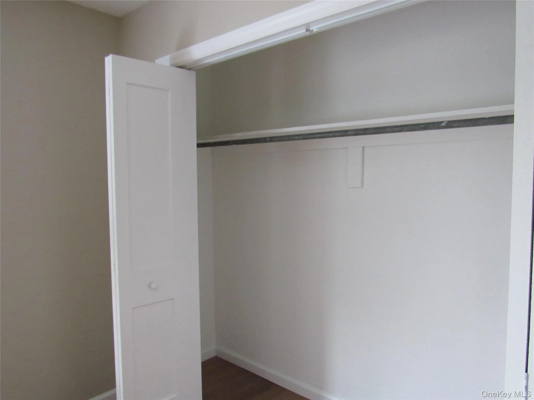 2 Fortune Road, Middletown, NY, 1 Bedroom Bedrooms, 3 Rooms Rooms,1 BathroomBathrooms,Residential Lease,For Rent,Fortune,0,1011761 2 Fortune Road, Middletown, NY, 1 Bedroom Bedrooms, 3 Rooms Rooms,1 BathroomBathrooms,Residential Lease,For Rent,Fortune,0,1011761