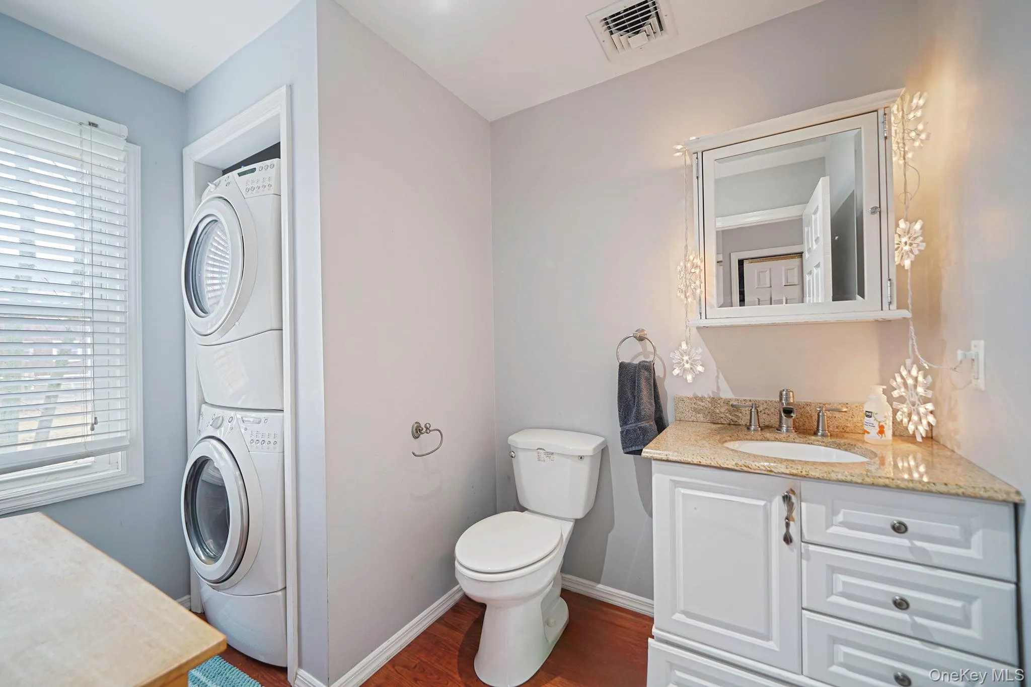 14 Tuttle Avenue, Southampton, NY, 3 Bedrooms Bedrooms, 7 Rooms Rooms,1 BathroomBathrooms,Residential,For Rent,Tuttle,0,1011763 14 Tuttle Avenue, Southampton, NY, 3 Bedrooms Bedrooms, 7 Rooms Rooms,1 BathroomBathrooms,Residential,For Rent,Tuttle,0,1011763