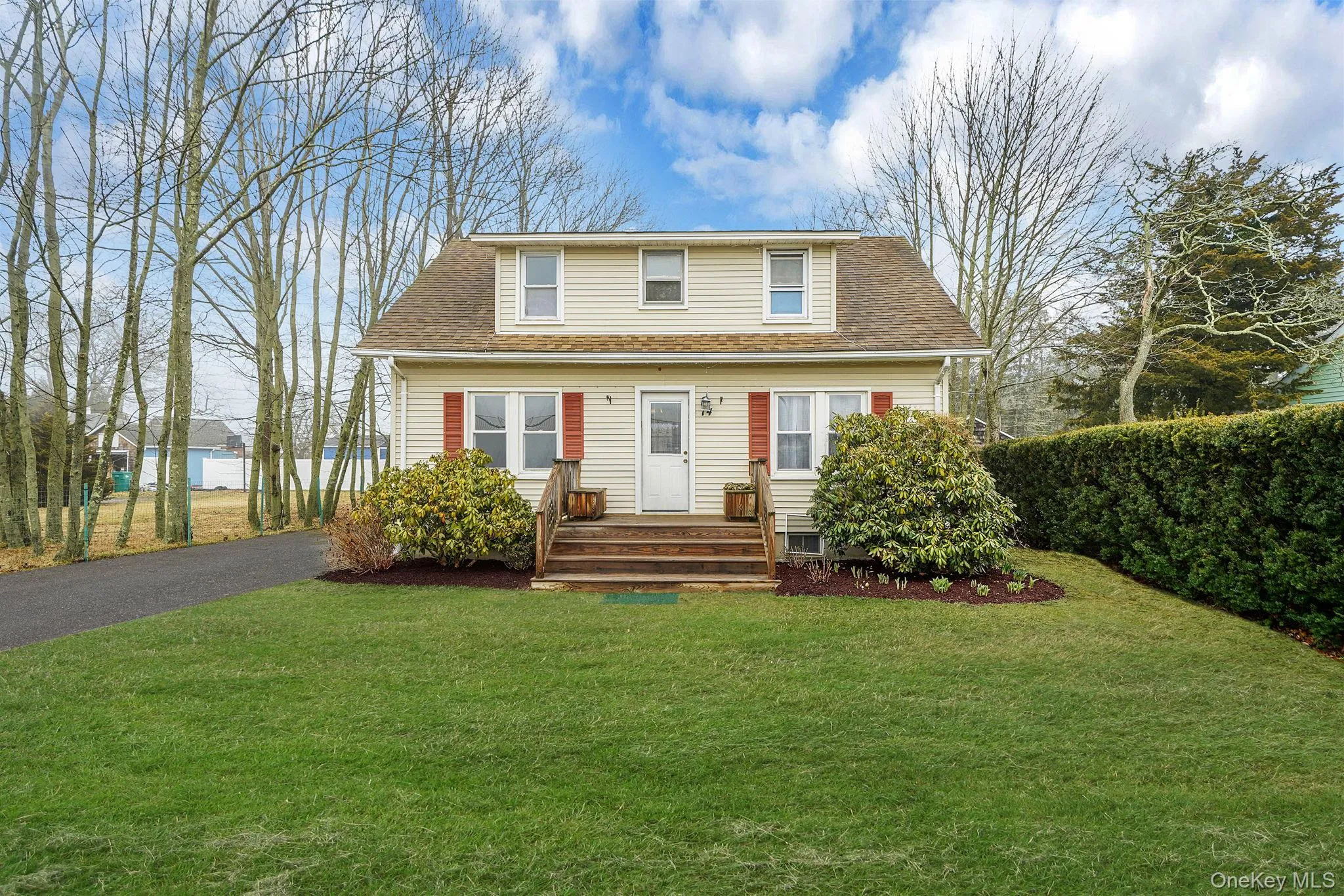 14 Tuttle Avenue, Southampton, NY, 3 Bedrooms Bedrooms, 7 Rooms Rooms,1 BathroomBathrooms,Residential,For Rent,Tuttle,0,1011763 14 Tuttle Avenue, Southampton, NY, 3 Bedrooms Bedrooms, 7 Rooms Rooms,1 BathroomBathrooms,Residential,For Rent,Tuttle,0,1011763