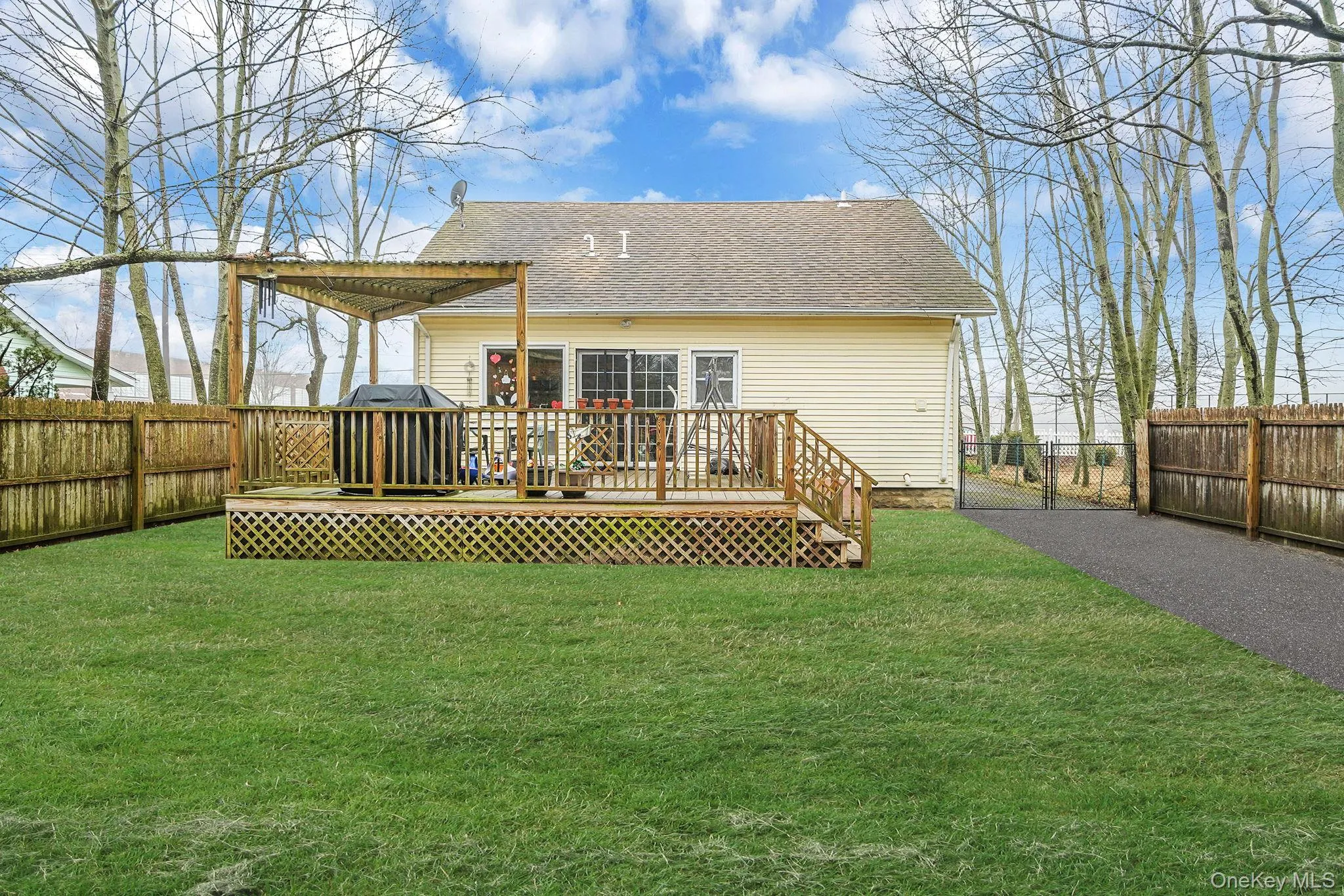14 Tuttle Avenue, Southampton, NY, 3 Bedrooms Bedrooms, 7 Rooms Rooms,1 BathroomBathrooms,Residential,For Rent,Tuttle,0,1011763 14 Tuttle Avenue, Southampton, NY, 3 Bedrooms Bedrooms, 7 Rooms Rooms,1 BathroomBathrooms,Residential,For Rent,Tuttle,0,1011763
