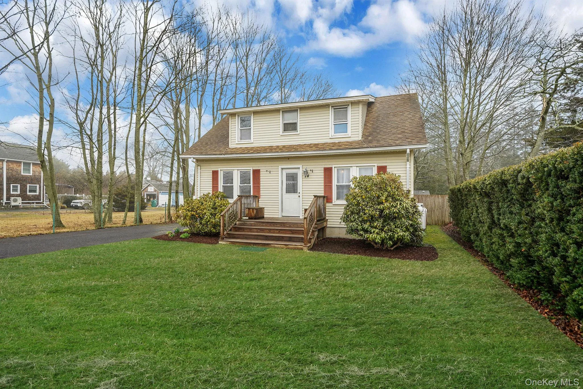 14 Tuttle Avenue, Southampton, NY, 3 Bedrooms Bedrooms, 7 Rooms Rooms,1 BathroomBathrooms,Residential,For Rent,Tuttle,0,1011763 14 Tuttle Avenue, Southampton, NY, 3 Bedrooms Bedrooms, 7 Rooms Rooms,1 BathroomBathrooms,Residential,For Rent,Tuttle,0,1011763