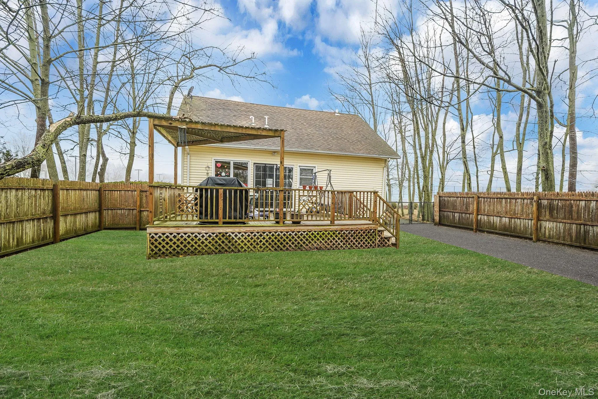 14 Tuttle Avenue, Southampton, NY, 3 Bedrooms Bedrooms, 7 Rooms Rooms,1 BathroomBathrooms,Residential,For Rent,Tuttle,0,1011763 14 Tuttle Avenue, Southampton, NY, 3 Bedrooms Bedrooms, 7 Rooms Rooms,1 BathroomBathrooms,Residential,For Rent,Tuttle,0,1011763