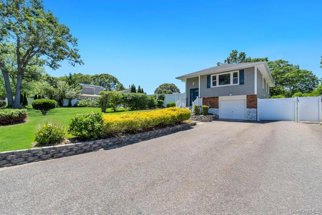 220 Adirondack Drive, Brookhaven, NY, 6 Bedrooms Bedrooms, 9 Rooms Rooms,2 BathroomsBathrooms,Residential,For Rent,Adirondack,0,1011767 220 Adirondack Drive, Brookhaven, NY, 6 Bedrooms Bedrooms, 9 Rooms Rooms,2 BathroomsBathrooms,Residential,For Rent,Adirondack,0,1011767