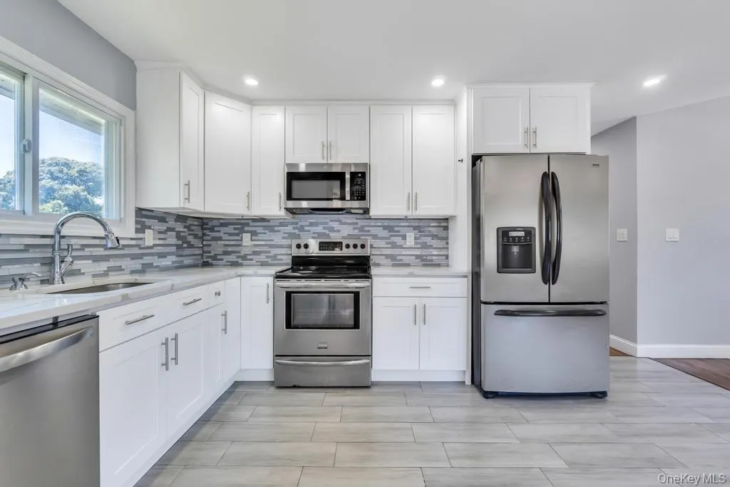 220 Adirondack Drive, Brookhaven, NY, 6 Bedrooms Bedrooms, 9 Rooms Rooms,2 BathroomsBathrooms,Residential,For Rent,Adirondack,0,1011767 220 Adirondack Drive, Brookhaven, NY, 6 Bedrooms Bedrooms, 9 Rooms Rooms,2 BathroomsBathrooms,Residential,For Rent,Adirondack,0,1011767