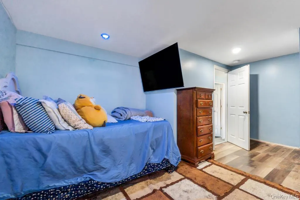 220 Adirondack Drive, Brookhaven, NY, 6 Bedrooms Bedrooms, 9 Rooms Rooms,2 BathroomsBathrooms,Residential,For Rent,Adirondack,0,1011767 220 Adirondack Drive, Brookhaven, NY, 6 Bedrooms Bedrooms, 9 Rooms Rooms,2 BathroomsBathrooms,Residential,For Rent,Adirondack,0,1011767