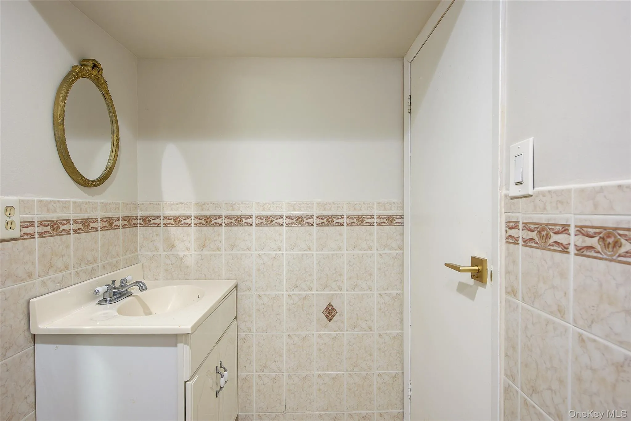 71-15 167th Street, New York, NY, 3 Bedrooms Bedrooms, 6 Rooms Rooms,3 BathroomsBathrooms,Residential,For Rent,167th,0,1011768 71-15 167th Street, New York, NY, 3 Bedrooms Bedrooms, 6 Rooms Rooms,3 BathroomsBathrooms,Residential,For Rent,167th,0,1011768