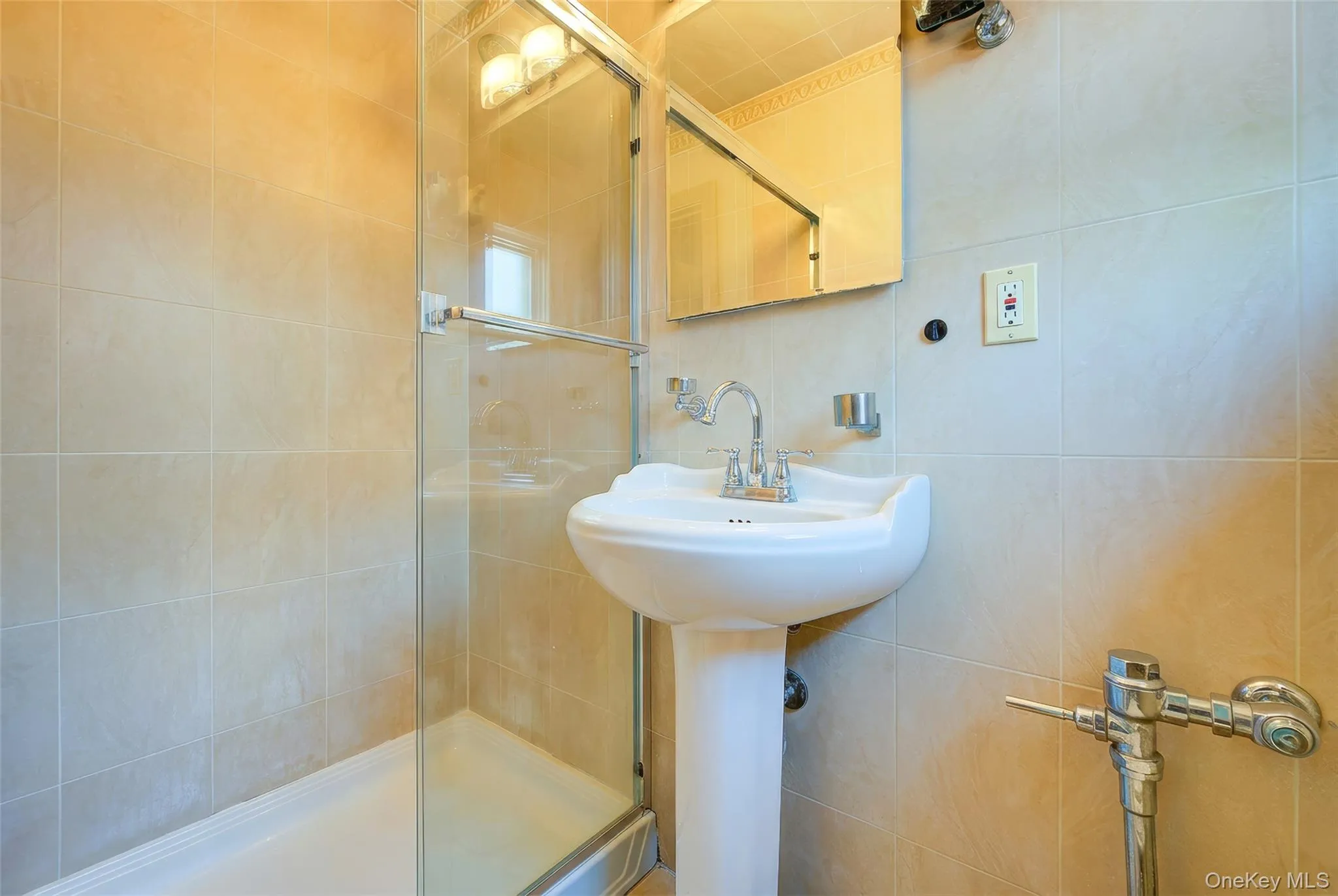 71-15 167th Street, New York, NY, 3 Bedrooms Bedrooms, 6 Rooms Rooms,3 BathroomsBathrooms,Residential,For Rent,167th,0,1011768 71-15 167th Street, New York, NY, 3 Bedrooms Bedrooms, 6 Rooms Rooms,3 BathroomsBathrooms,Residential,For Rent,167th,0,1011768