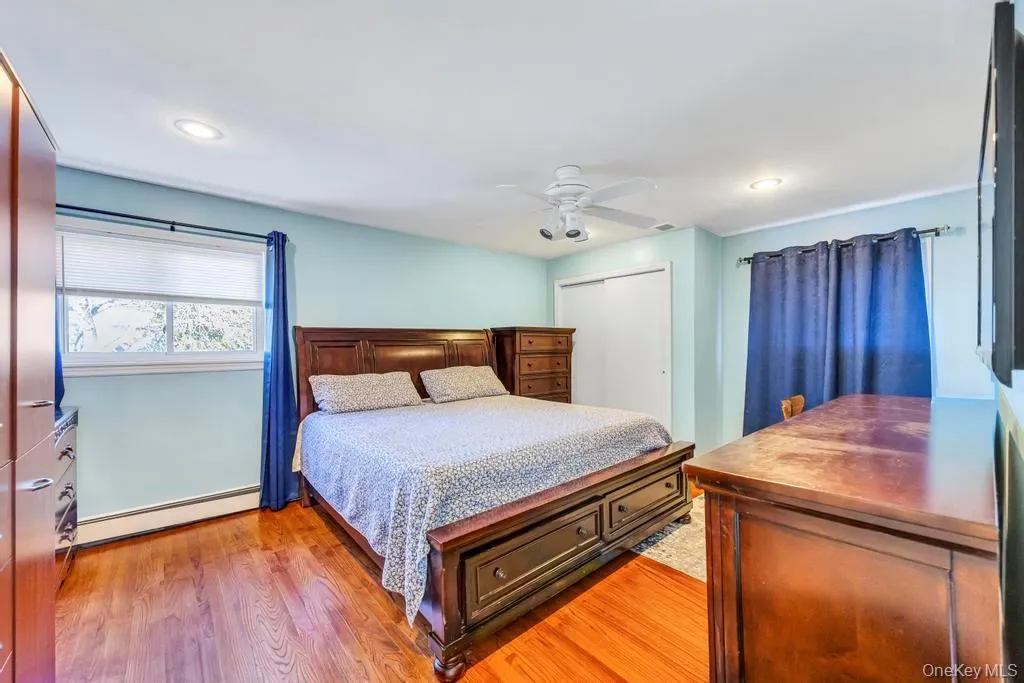 3 Avelaine Court, Babylon, NY, 5 Bedrooms Bedrooms, 8 Rooms Rooms,2 BathroomsBathrooms,Residential,For Rent,Avelaine,0,1011769 3 Avelaine Court, Babylon, NY, 5 Bedrooms Bedrooms, 8 Rooms Rooms,2 BathroomsBathrooms,Residential,For Rent,Avelaine,0,1011769