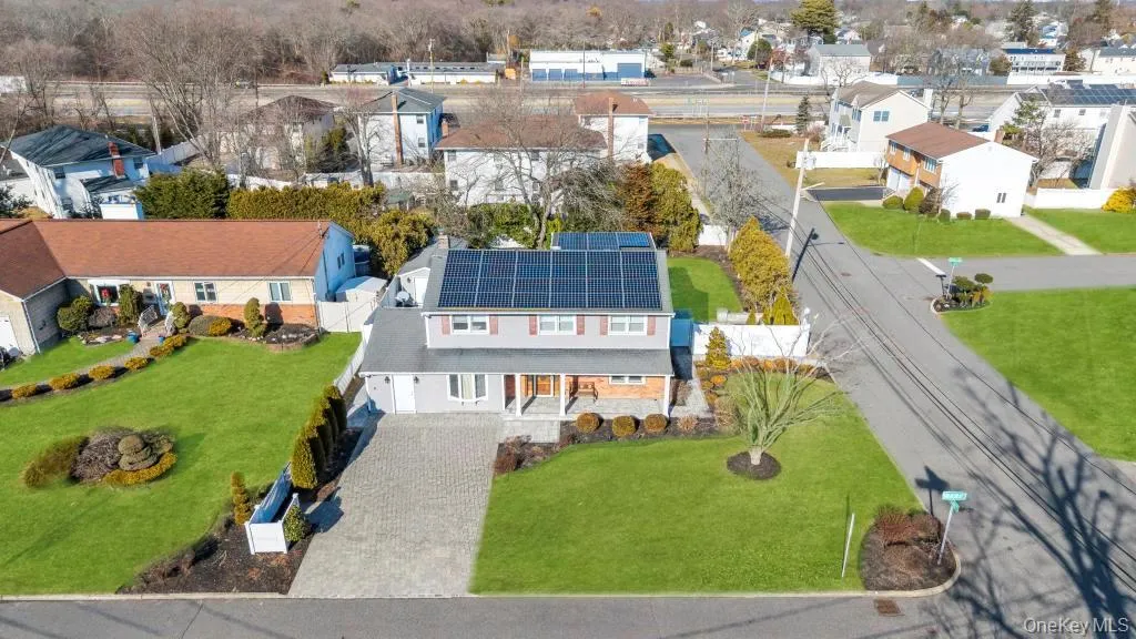 3 Avelaine Court, Babylon, NY, 5 Bedrooms Bedrooms, 8 Rooms Rooms,2 BathroomsBathrooms,Residential,For Rent,Avelaine,0,1011769 3 Avelaine Court, Babylon, NY, 5 Bedrooms Bedrooms, 8 Rooms Rooms,2 BathroomsBathrooms,Residential,For Rent,Avelaine,0,1011769