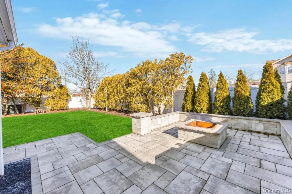 3 Avelaine Court, Babylon, NY, 5 Bedrooms Bedrooms, 8 Rooms Rooms,2 BathroomsBathrooms,Residential,For Rent,Avelaine,0,1011769 3 Avelaine Court, Babylon, NY, 5 Bedrooms Bedrooms, 8 Rooms Rooms,2 BathroomsBathrooms,Residential,For Rent,Avelaine,0,1011769