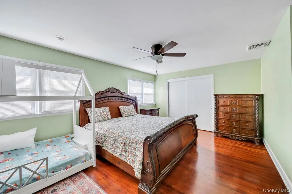 3 Avelaine Court, Babylon, NY, 5 Bedrooms Bedrooms, 8 Rooms Rooms,2 BathroomsBathrooms,Residential,For Rent,Avelaine,0,1011769 3 Avelaine Court, Babylon, NY, 5 Bedrooms Bedrooms, 8 Rooms Rooms,2 BathroomsBathrooms,Residential,For Rent,Avelaine,0,1011769