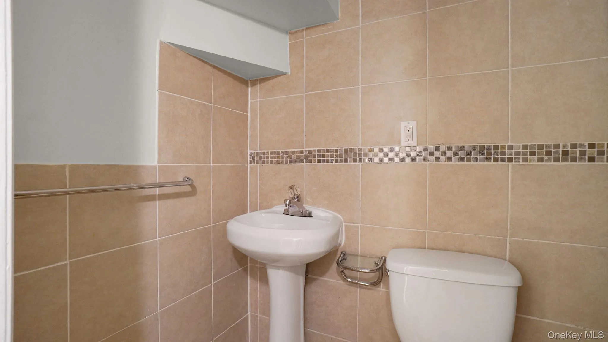 88-48 207th Street, New York, NY, 3 Bedrooms Bedrooms, 9 Rooms Rooms,2 BathroomsBathrooms,Residential,For Rent,207th,0,1011773 88-48 207th Street, New York, NY, 3 Bedrooms Bedrooms, 9 Rooms Rooms,2 BathroomsBathrooms,Residential,For Rent,207th,0,1011773