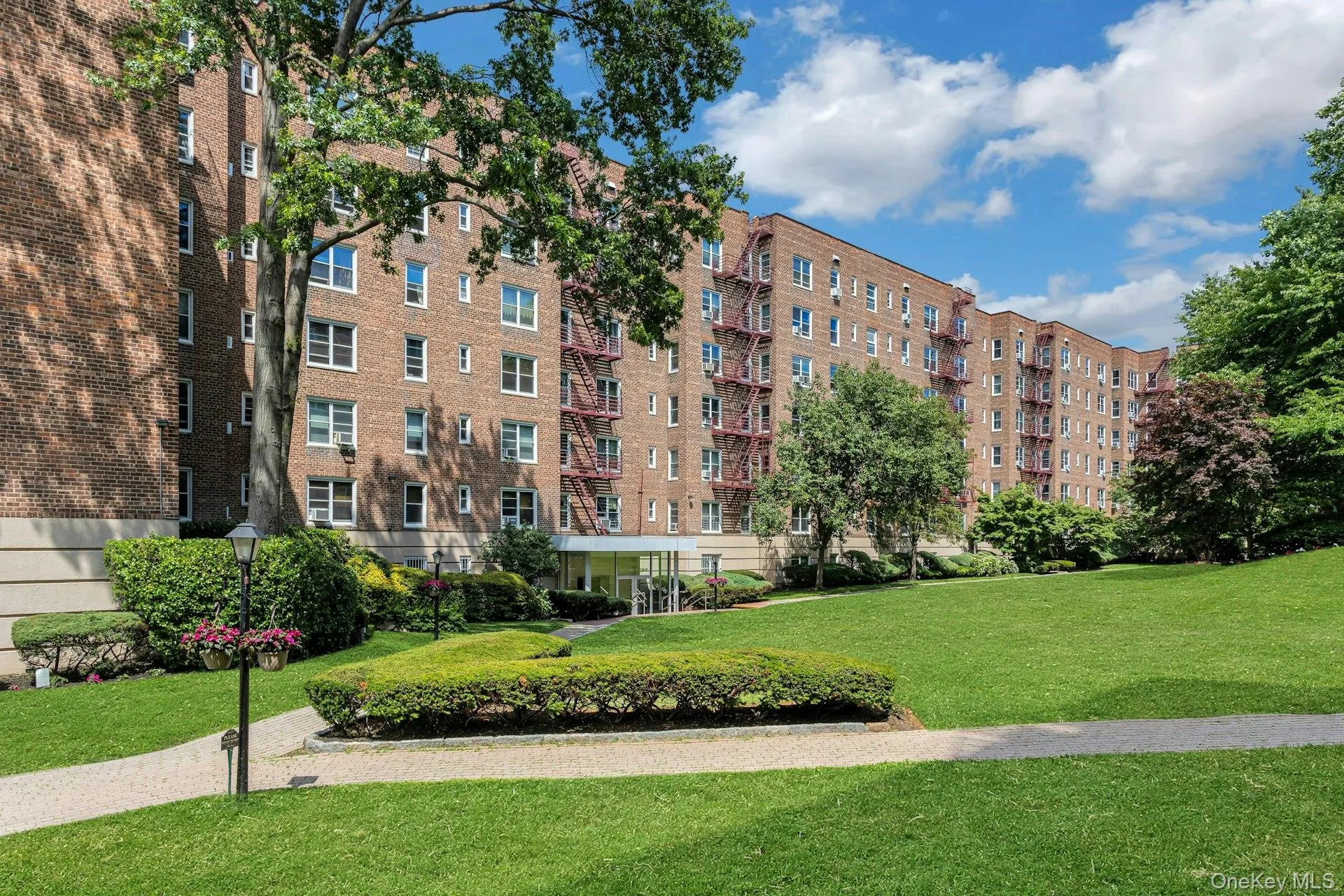 1300 Midland Avenue, Yonkers, NY, 1 Bedroom Bedrooms, 5 Rooms Rooms,1 BathroomBathrooms,Residential,For Rent,Midland,0,1011774 1300 Midland Avenue, Yonkers, NY, 1 Bedroom Bedrooms, 5 Rooms Rooms,1 BathroomBathrooms,Residential,For Rent,Midland,0,1011774