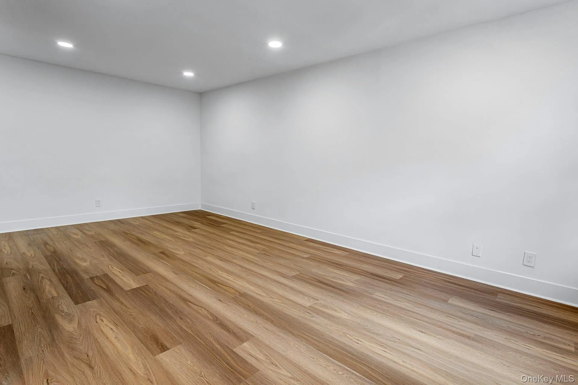 1300 Midland Avenue, Yonkers, NY, 1 Bedroom Bedrooms, 5 Rooms Rooms,1 BathroomBathrooms,Residential,For Rent,Midland,0,1011774 1300 Midland Avenue, Yonkers, NY, 1 Bedroom Bedrooms, 5 Rooms Rooms,1 BathroomBathrooms,Residential,For Rent,Midland,0,1011774