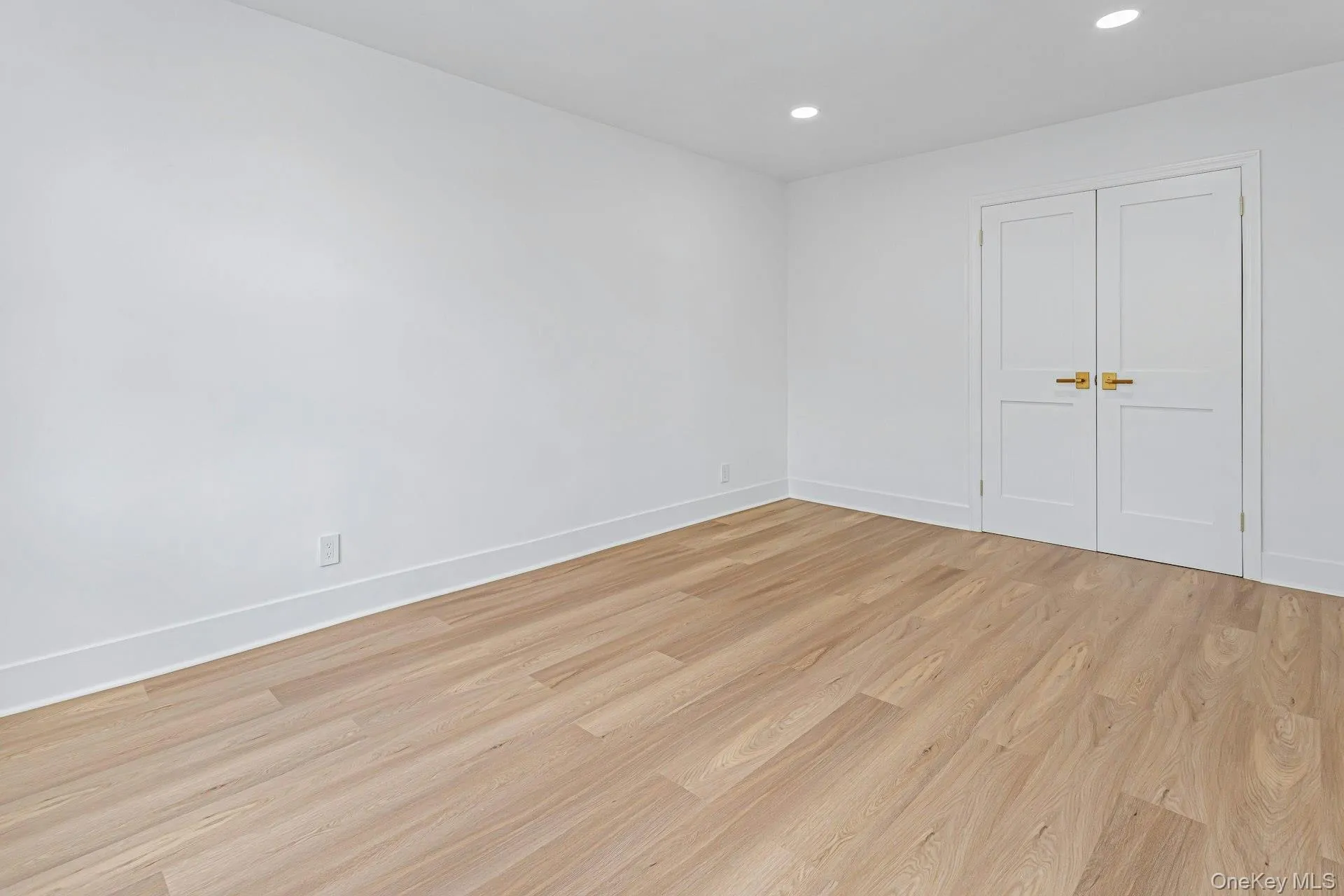 1300 Midland Avenue, Yonkers, NY, 1 Bedroom Bedrooms, 5 Rooms Rooms,1 BathroomBathrooms,Residential,For Rent,Midland,0,1011774 1300 Midland Avenue, Yonkers, NY, 1 Bedroom Bedrooms, 5 Rooms Rooms,1 BathroomBathrooms,Residential,For Rent,Midland,0,1011774