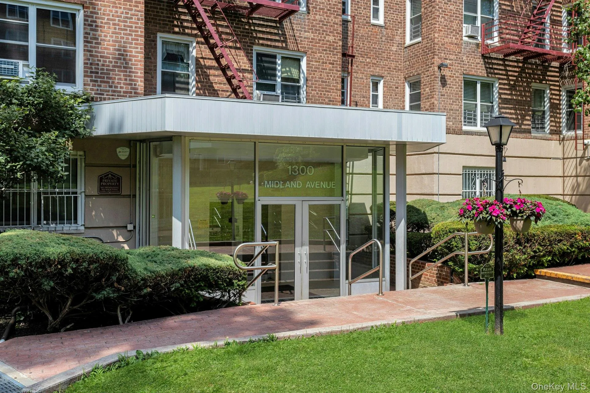 1300 Midland Avenue, Yonkers, NY, 1 Bedroom Bedrooms, 5 Rooms Rooms,1 BathroomBathrooms,Residential,For Rent,Midland,0,1011774 1300 Midland Avenue, Yonkers, NY, 1 Bedroom Bedrooms, 5 Rooms Rooms,1 BathroomBathrooms,Residential,For Rent,Midland,0,1011774