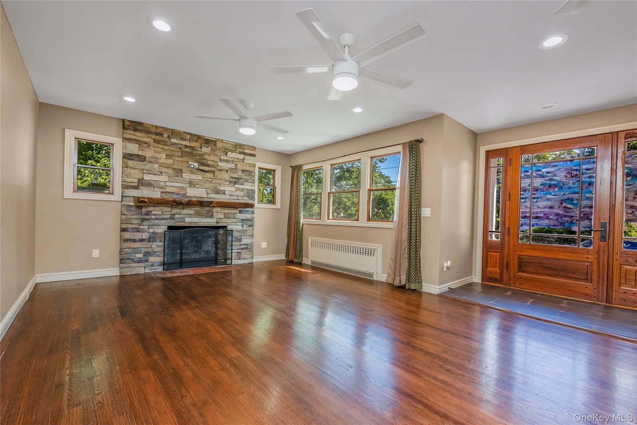 51 Bayside Avenue, Babylon, NY, 3 Bedrooms Bedrooms, 5 Rooms Rooms,1 BathroomBathrooms,Residential,For Rent,Bayside,0,1011776 51 Bayside Avenue, Babylon, NY, 3 Bedrooms Bedrooms, 5 Rooms Rooms,1 BathroomBathrooms,Residential,For Rent,Bayside,0,1011776