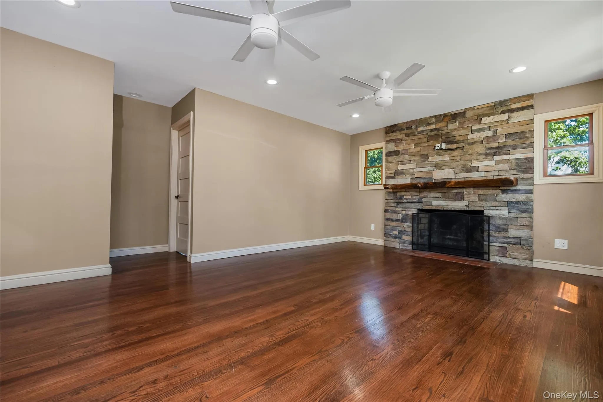 51 Bayside Avenue, Babylon, NY, 3 Bedrooms Bedrooms, 5 Rooms Rooms,1 BathroomBathrooms,Residential,For Rent,Bayside,0,1011776 51 Bayside Avenue, Babylon, NY, 3 Bedrooms Bedrooms, 5 Rooms Rooms,1 BathroomBathrooms,Residential,For Rent,Bayside,0,1011776