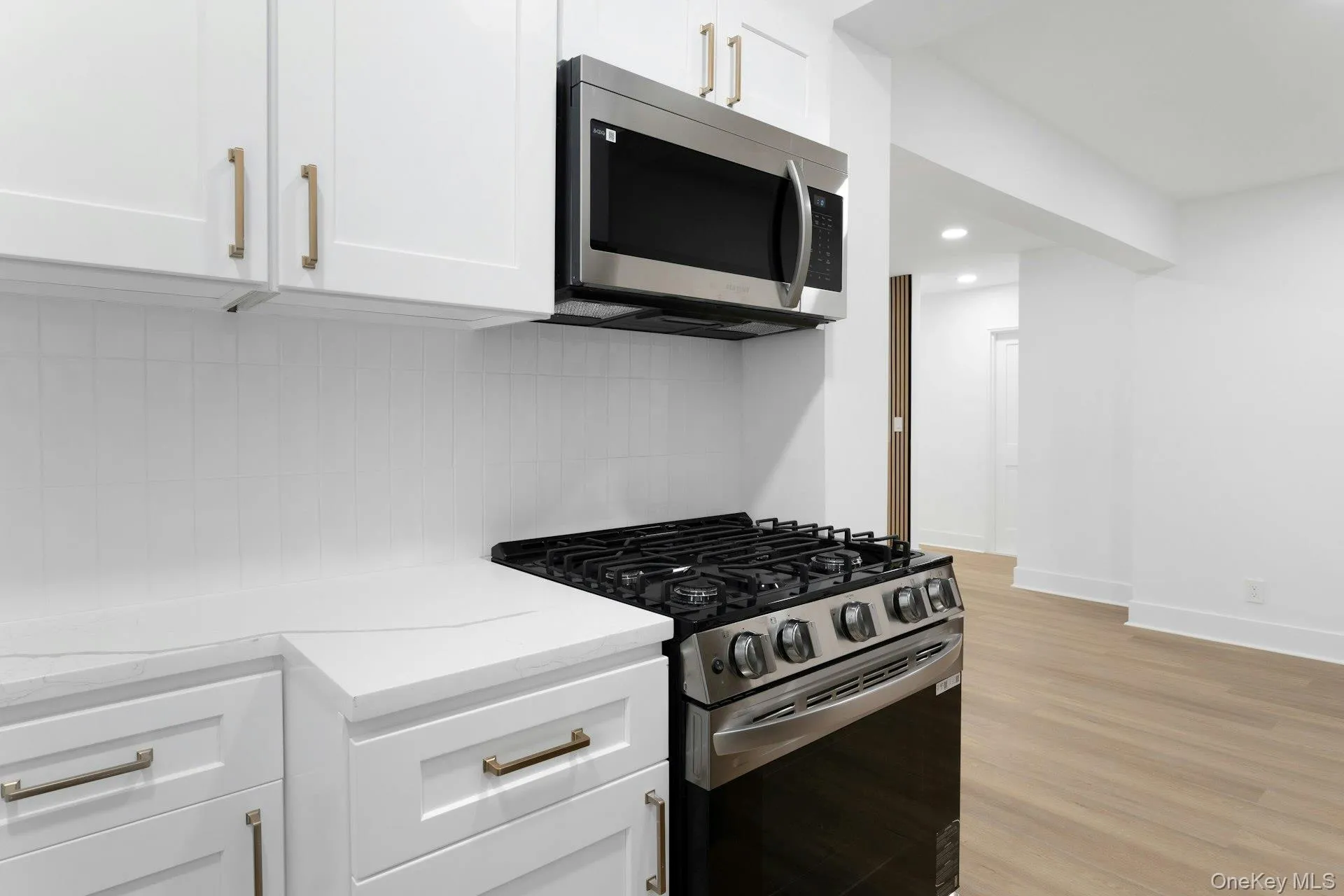 1296 Midland Avenue, Yonkers, NY, 1 Bedroom Bedrooms, 4 Rooms Rooms,1 BathroomBathrooms,Residential,For Rent,Midland,0,1011777 1296 Midland Avenue, Yonkers, NY, 1 Bedroom Bedrooms, 4 Rooms Rooms,1 BathroomBathrooms,Residential,For Rent,Midland,0,1011777