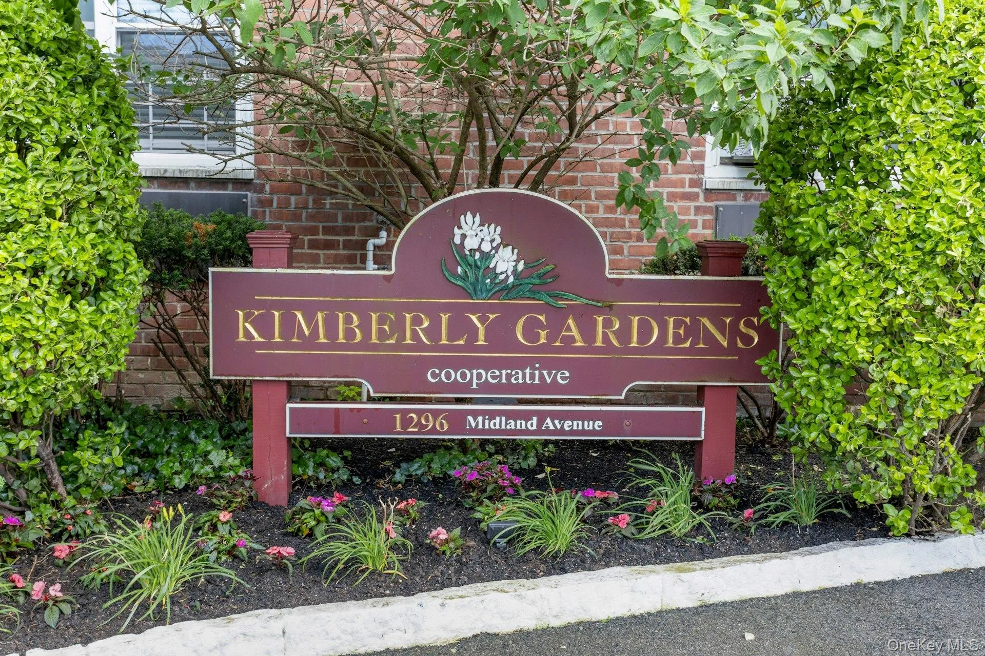 1296 Midland Avenue, Yonkers, NY, 1 Bedroom Bedrooms, 4 Rooms Rooms,1 BathroomBathrooms,Residential,For Rent,Midland,0,1011777 1296 Midland Avenue, Yonkers, NY, 1 Bedroom Bedrooms, 4 Rooms Rooms,1 BathroomBathrooms,Residential,For Rent,Midland,0,1011777