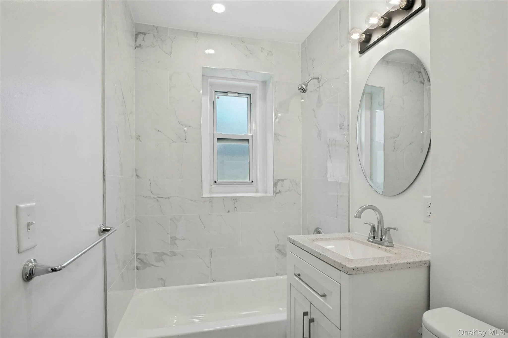 Fully renovated bathroom with Toto toilet Fully renovated bathroom with Toto toilet