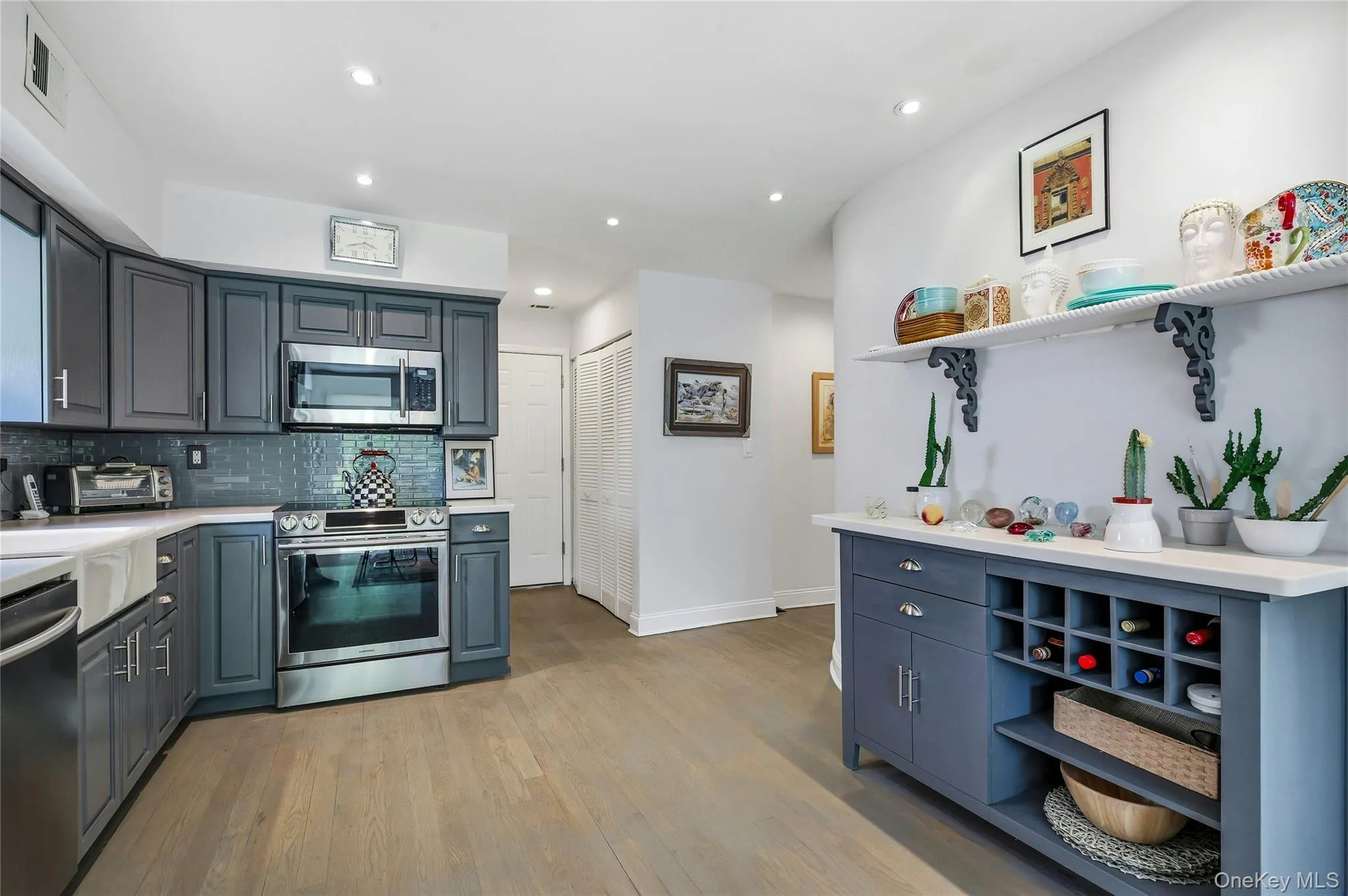 84 Woodlake Drive, Oyster Bay, NY, 2 Bedrooms Bedrooms, 5 Rooms Rooms,2 BathroomsBathrooms,Residential,For Rent,Woodlake,0,1011780 84 Woodlake Drive, Oyster Bay, NY, 2 Bedrooms Bedrooms, 5 Rooms Rooms,2 BathroomsBathrooms,Residential,For Rent,Woodlake,0,1011780