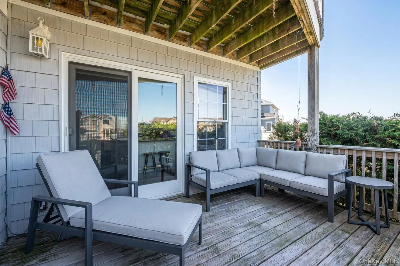 7 Forest Avenue, Oyster Bay, NY, 5 Bedrooms Bedrooms, 12 Rooms Rooms,3 BathroomsBathrooms,Residential,For Rent,Forest,0,1011784 7 Forest Avenue, Oyster Bay, NY, 5 Bedrooms Bedrooms, 12 Rooms Rooms,3 BathroomsBathrooms,Residential,For Rent,Forest,0,1011784