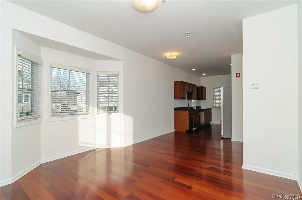 330 Maple Avenue, North Hempstead, NY, 1 Bedroom Bedrooms, 4 Rooms Rooms,1 BathroomBathrooms,Residential Lease,For Rent,Maple,0,1011785 330 Maple Avenue, North Hempstead, NY, 1 Bedroom Bedrooms, 4 Rooms Rooms,1 BathroomBathrooms,Residential Lease,For Rent,Maple,0,1011785