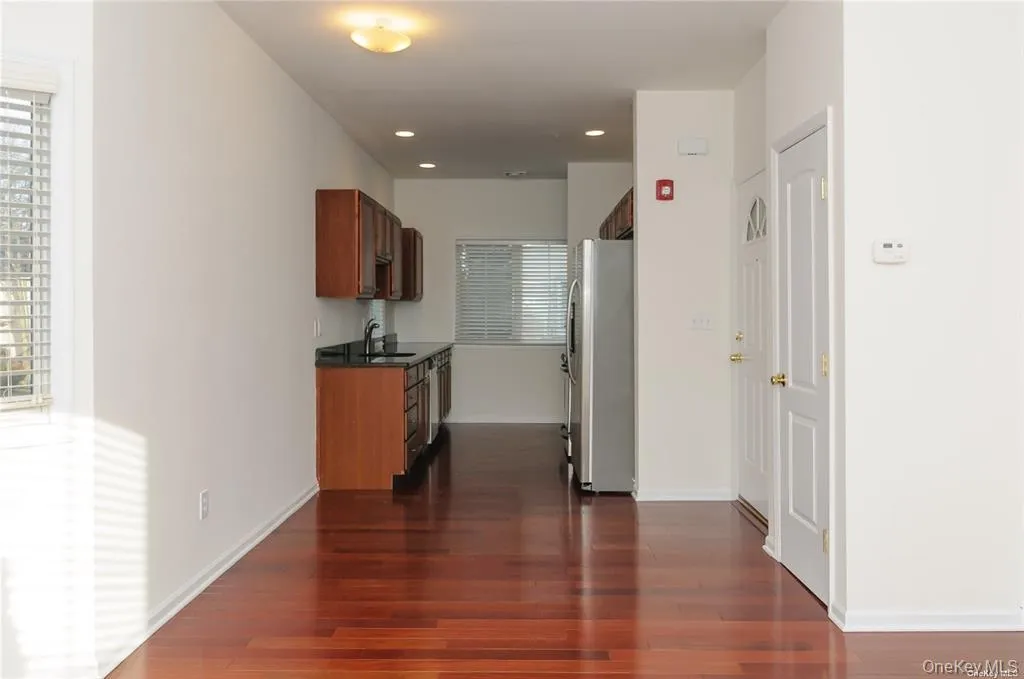 330 Maple Avenue, North Hempstead, NY, 1 Bedroom Bedrooms, 4 Rooms Rooms,1 BathroomBathrooms,Residential Lease,For Rent,Maple,0,1011785 330 Maple Avenue, North Hempstead, NY, 1 Bedroom Bedrooms, 4 Rooms Rooms,1 BathroomBathrooms,Residential Lease,For Rent,Maple,0,1011785