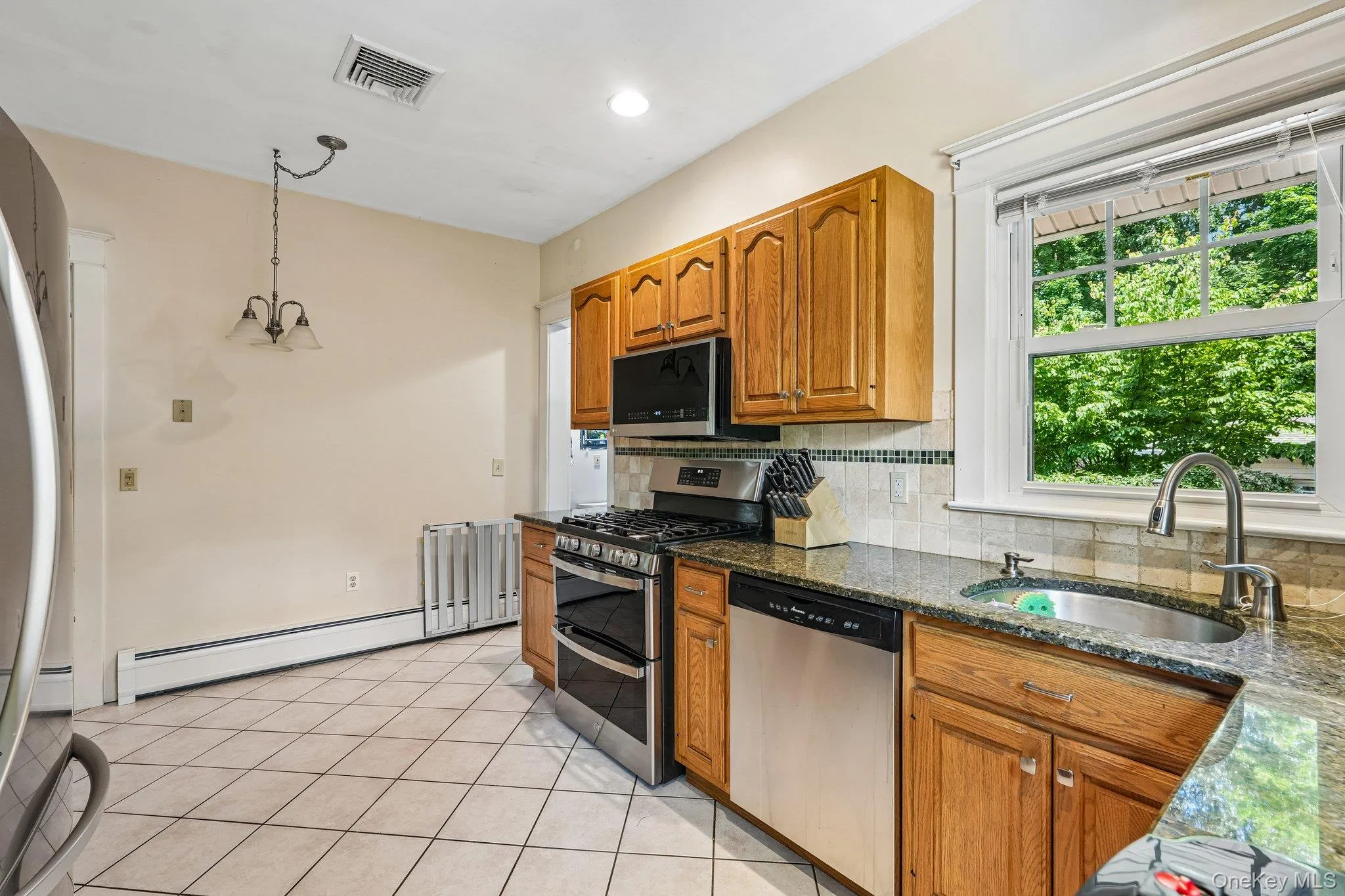 22 Grandview Avenue, Ramapo, NY, 3 Bedrooms Bedrooms, 7 Rooms Rooms,1 BathroomBathrooms,Residential,For Rent,Grandview,0,1011788 22 Grandview Avenue, Ramapo, NY, 3 Bedrooms Bedrooms, 7 Rooms Rooms,1 BathroomBathrooms,Residential,For Rent,Grandview,0,1011788