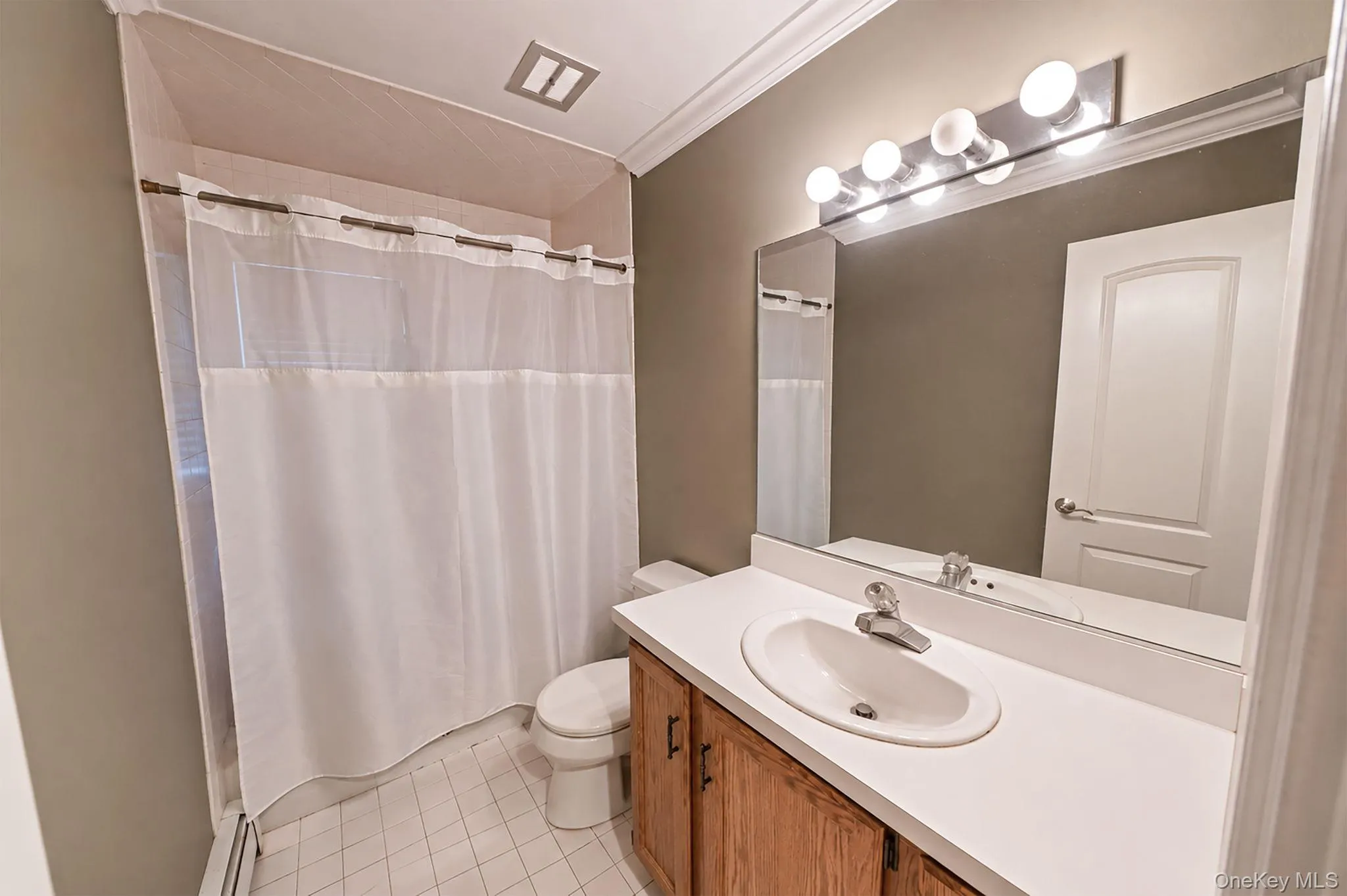7 Carrie Court, Smithtown, NY, 3 Bedrooms Bedrooms, 7 Rooms Rooms,3 BathroomsBathrooms,Residential,For Rent,Carrie,0,KEY1011789 7 Carrie Court, Smithtown, NY, 3 Bedrooms Bedrooms, 7 Rooms Rooms,3 BathroomsBathrooms,Residential,For Rent,Carrie,0,KEY1011789