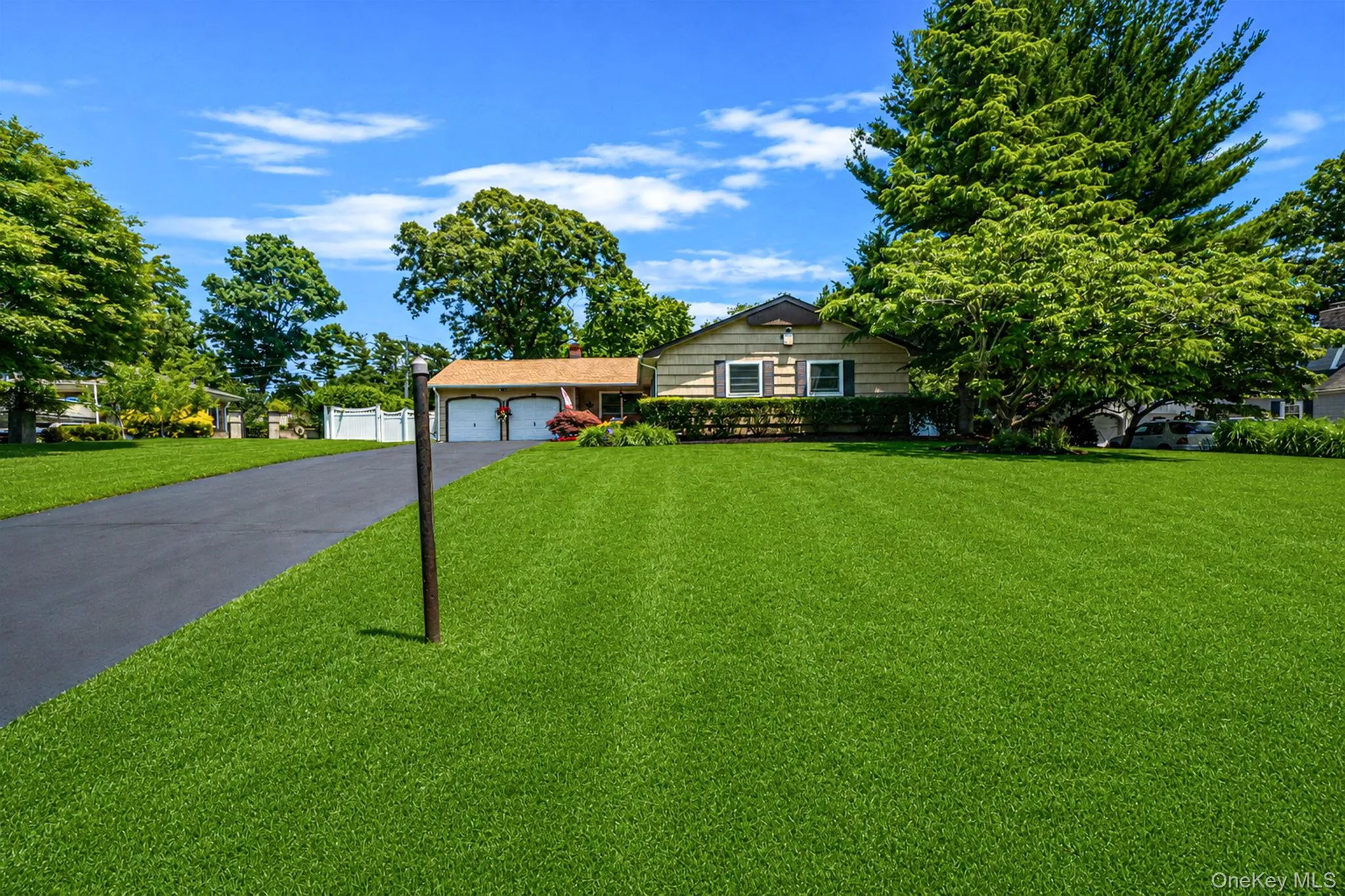 7 Carrie Court, Smithtown, NY, 3 Bedrooms Bedrooms, 7 Rooms Rooms,3 BathroomsBathrooms,Residential,For Rent,Carrie,0,KEY1011789 7 Carrie Court, Smithtown, NY, 3 Bedrooms Bedrooms, 7 Rooms Rooms,3 BathroomsBathrooms,Residential,For Rent,Carrie,0,KEY1011789