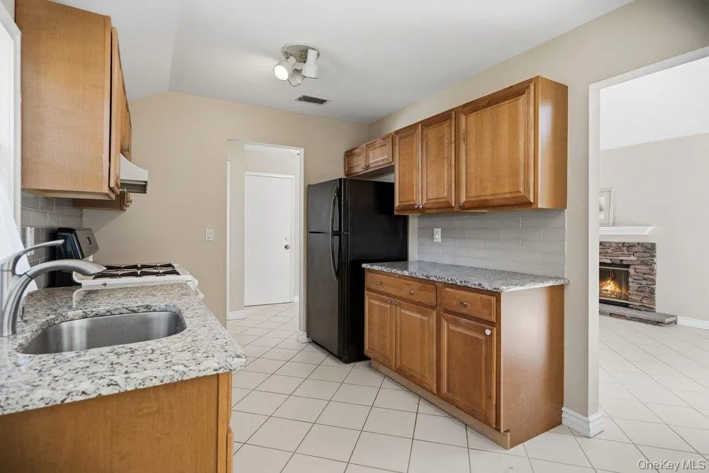 532 Race Place, Islip, NY, 2 Bedrooms Bedrooms, 5 Rooms Rooms,1 BathroomBathrooms,Residential,For Rent,Race,0,1011793 532 Race Place, Islip, NY, 2 Bedrooms Bedrooms, 5 Rooms Rooms,1 BathroomBathrooms,Residential,For Rent,Race,0,1011793