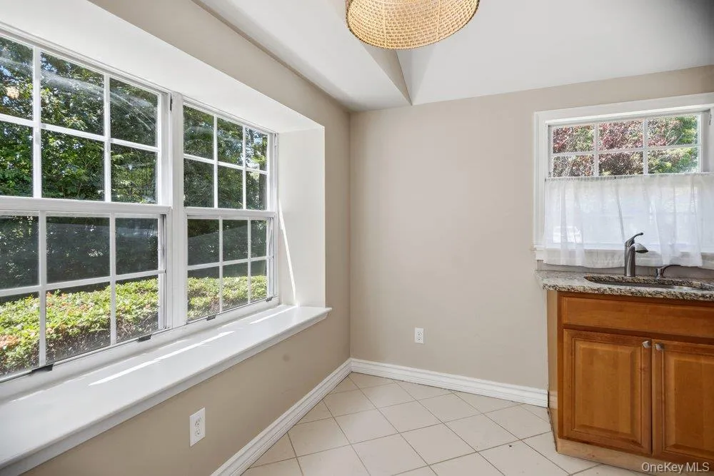 532 Race Place, Islip, NY, 2 Bedrooms Bedrooms, 5 Rooms Rooms,1 BathroomBathrooms,Residential,For Rent,Race,0,1011793 532 Race Place, Islip, NY, 2 Bedrooms Bedrooms, 5 Rooms Rooms,1 BathroomBathrooms,Residential,For Rent,Race,0,1011793