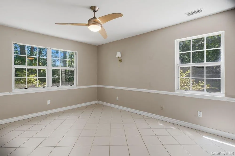 532 Race Place, Islip, NY, 2 Bedrooms Bedrooms, 5 Rooms Rooms,1 BathroomBathrooms,Residential,For Rent,Race,0,1011793 532 Race Place, Islip, NY, 2 Bedrooms Bedrooms, 5 Rooms Rooms,1 BathroomBathrooms,Residential,For Rent,Race,0,1011793