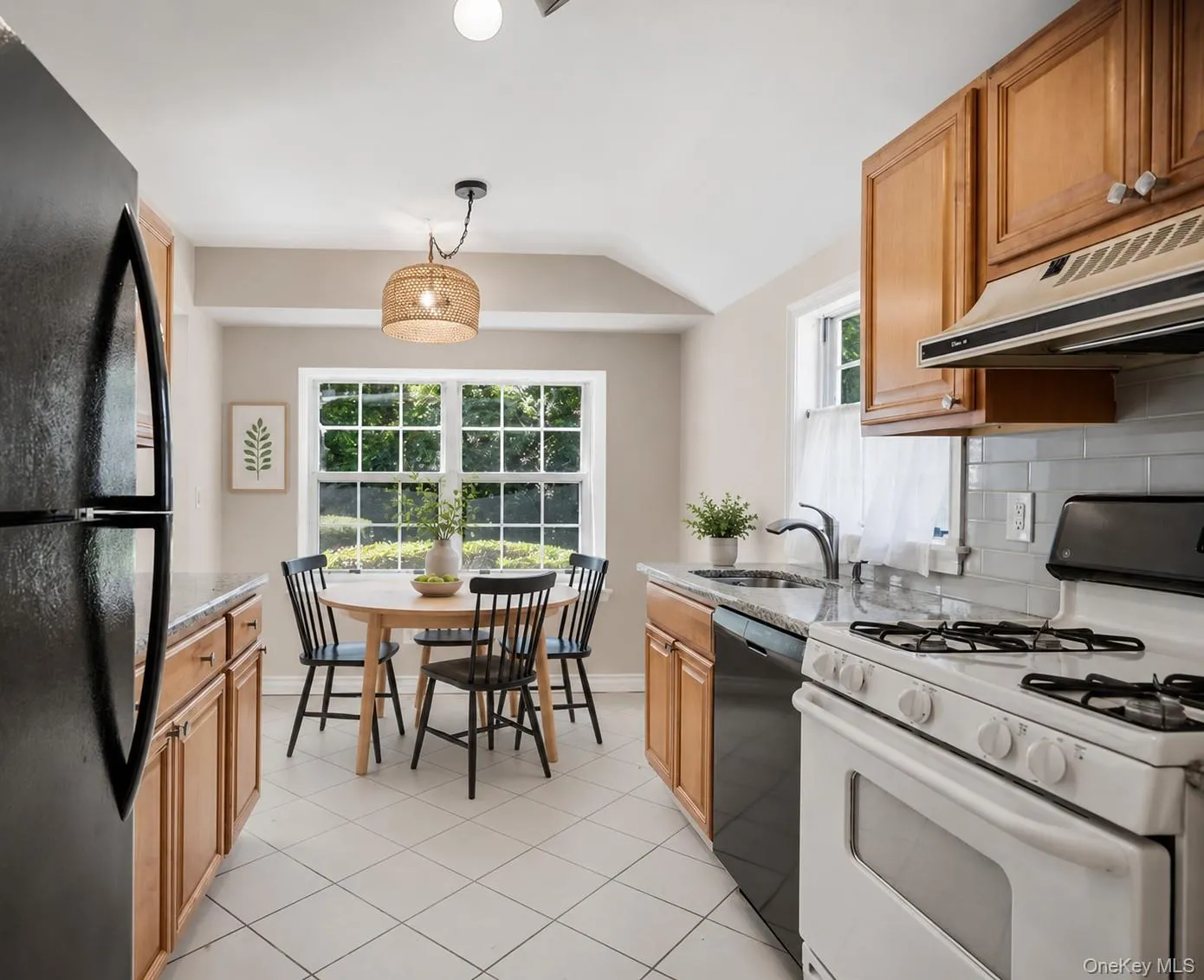 532 Race Place, Islip, NY, 2 Bedrooms Bedrooms, 5 Rooms Rooms,1 BathroomBathrooms,Residential,For Rent,Race,0,1011793 532 Race Place, Islip, NY, 2 Bedrooms Bedrooms, 5 Rooms Rooms,1 BathroomBathrooms,Residential,For Rent,Race,0,1011793
