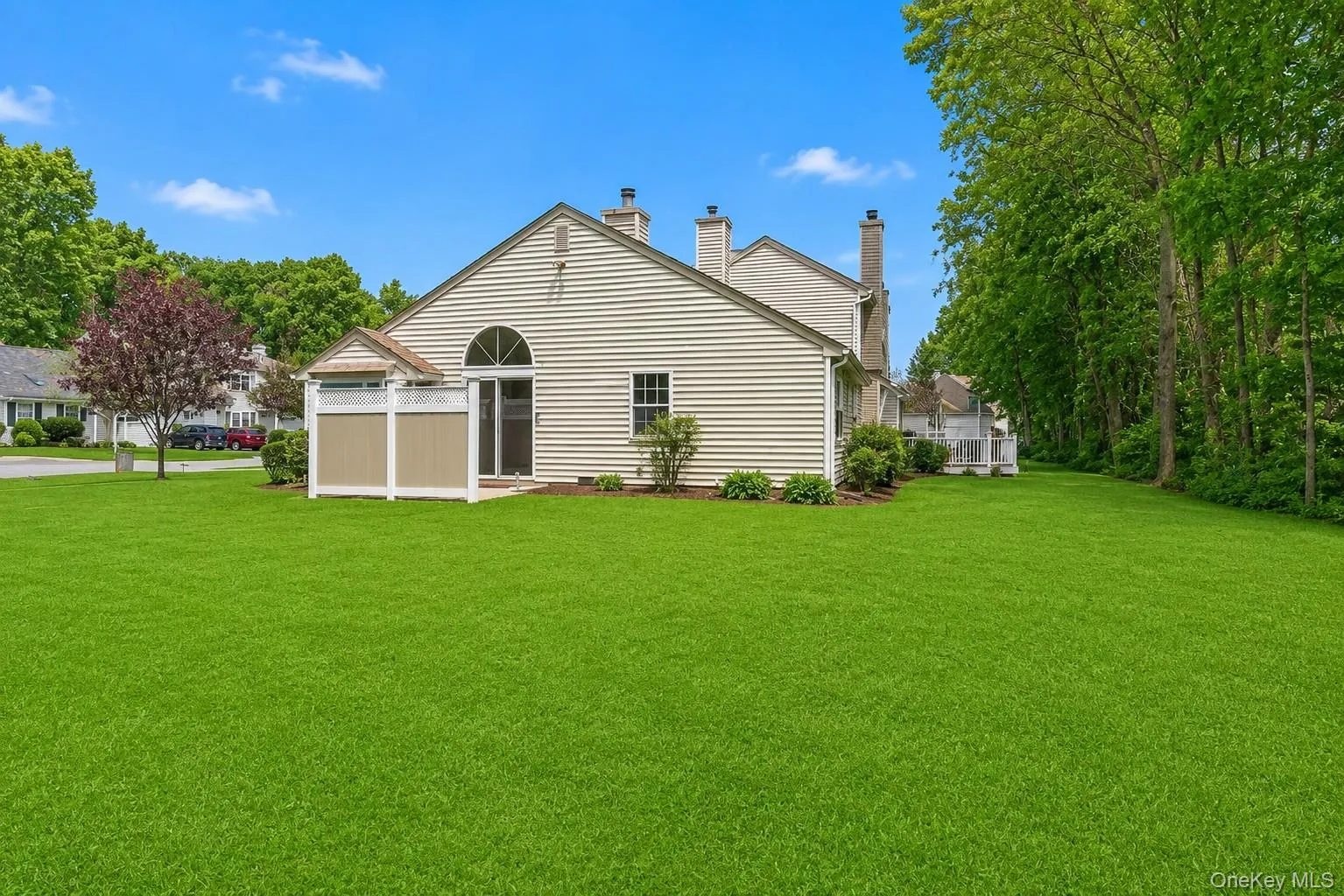 532 Race Place, Islip, NY, 2 Bedrooms Bedrooms, 5 Rooms Rooms,1 BathroomBathrooms,Residential,For Rent,Race,0,1011793 532 Race Place, Islip, NY, 2 Bedrooms Bedrooms, 5 Rooms Rooms,1 BathroomBathrooms,Residential,For Rent,Race,0,1011793