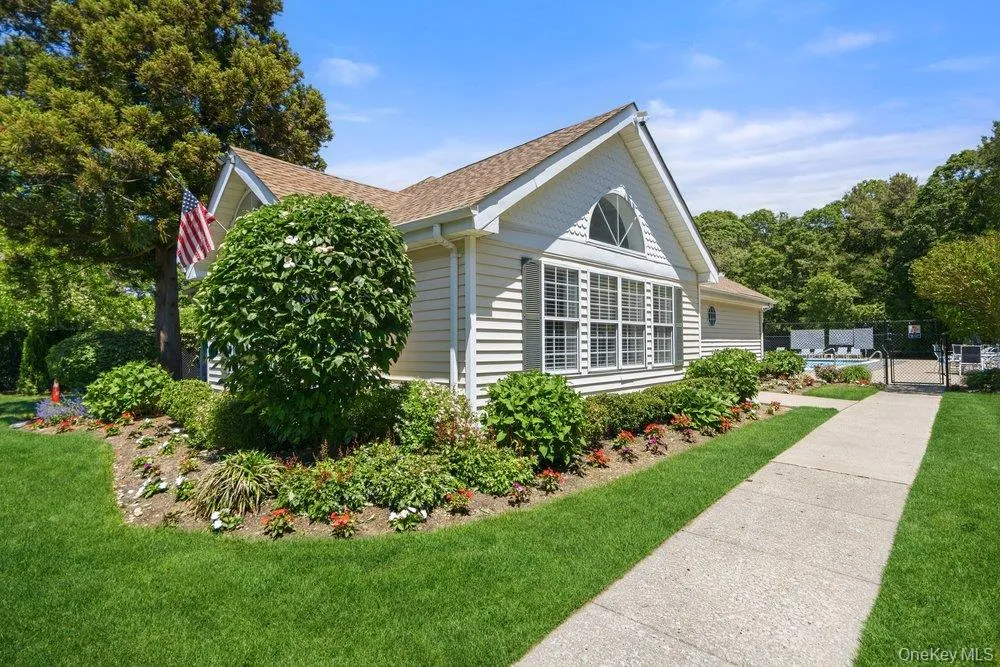 532 Race Place, Islip, NY, 2 Bedrooms Bedrooms, 5 Rooms Rooms,1 BathroomBathrooms,Residential,For Rent,Race,0,1011793 532 Race Place, Islip, NY, 2 Bedrooms Bedrooms, 5 Rooms Rooms,1 BathroomBathrooms,Residential,For Rent,Race,0,1011793