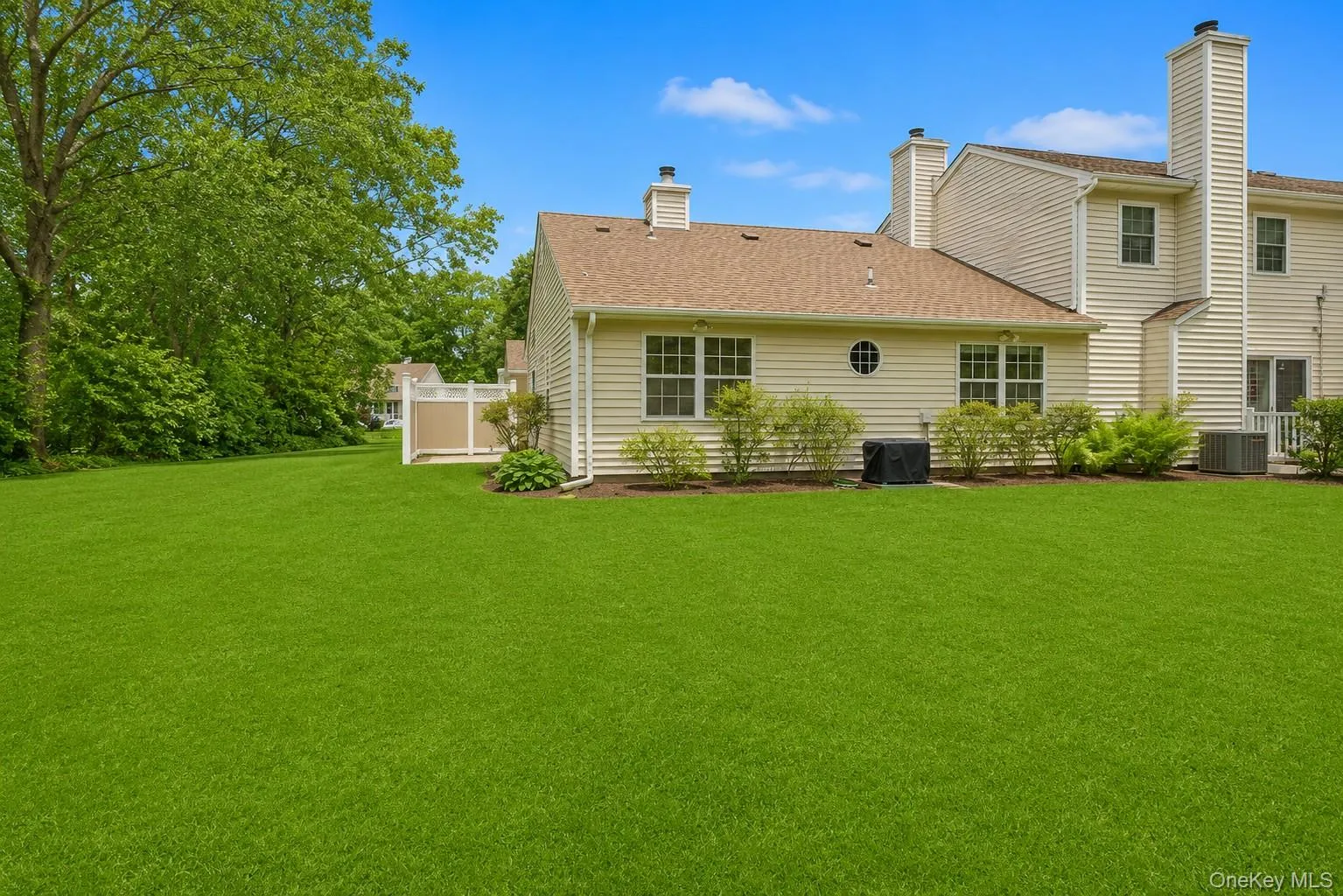 532 Race Place, Islip, NY, 2 Bedrooms Bedrooms, 5 Rooms Rooms,1 BathroomBathrooms,Residential,For Rent,Race,0,1011793 532 Race Place, Islip, NY, 2 Bedrooms Bedrooms, 5 Rooms Rooms,1 BathroomBathrooms,Residential,For Rent,Race,0,1011793