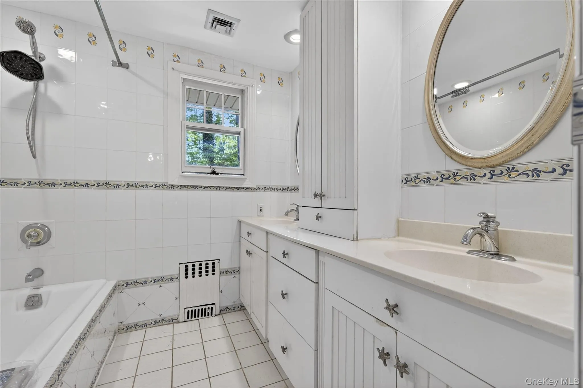 90 Mackey Avenue, North Hempstead, NY, 4 Bedrooms Bedrooms, 8 Rooms Rooms,2 BathroomsBathrooms,Residential Lease,For Rent,Mackey,0,1011795 90 Mackey Avenue, North Hempstead, NY, 4 Bedrooms Bedrooms, 8 Rooms Rooms,2 BathroomsBathrooms,Residential Lease,For Rent,Mackey,0,1011795